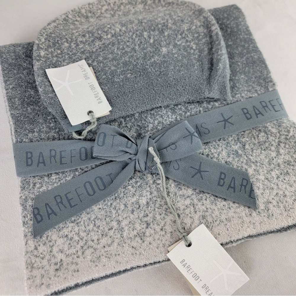 Barefoot Dreams Cozychic lite green foam gray scarf & beanie set.